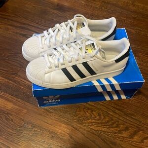 Adidas superstar sneaker size 10 1/2